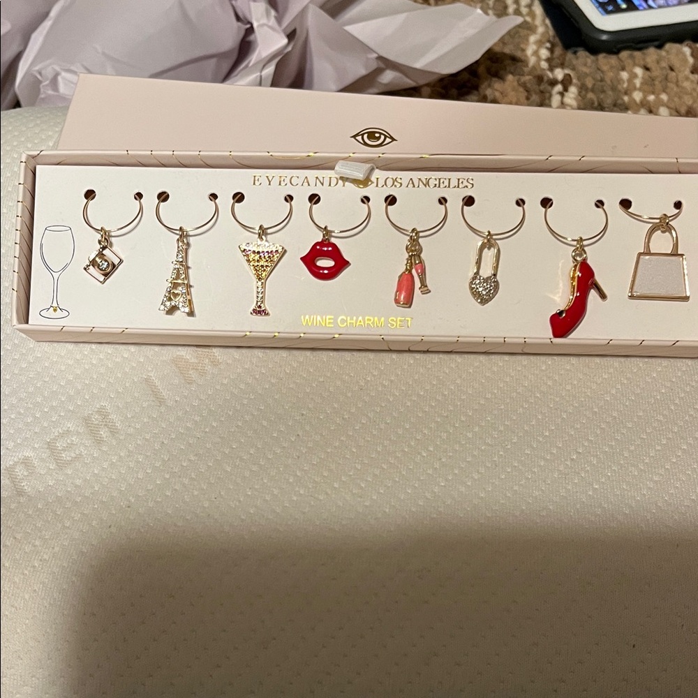 NIB Eye Candy Los Angeles Wine Charm Set 8 Charms mark your wine glasses